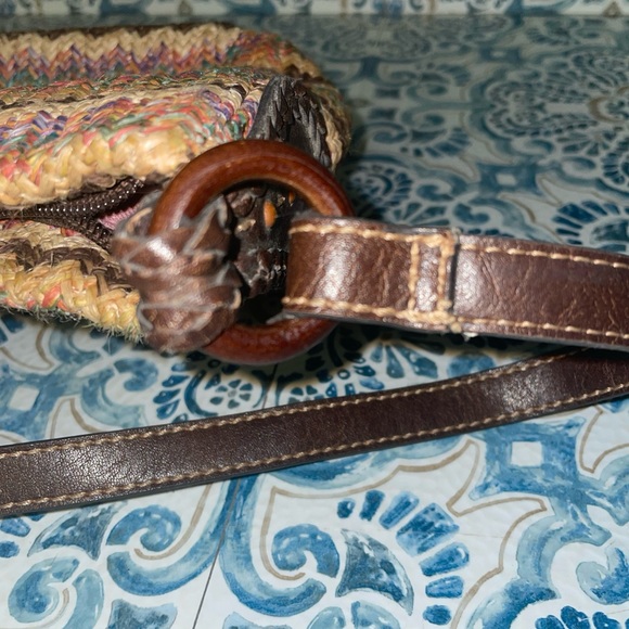 FOSSIL KEY PER multi zig zag straw woven shoulder bag with leather trim - Picture 11 of 13